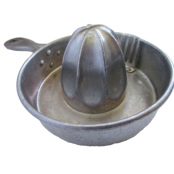 Kwicky Citrus Juicer Reamer Seed Catcher Rotating Quam-Nichols Chicago IL USA - Picture 3 of 16